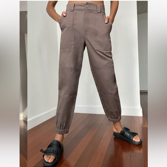 Aritzia Pants - TNA baggy pants